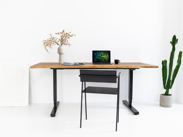 Höhenverstellbarer Schreibtisch mit Epoxidharz 3