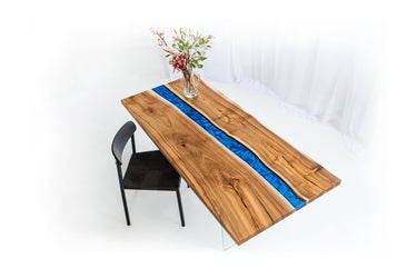 Epoxidharz Tisch aus Nussbaum mit Metallic Blau Harz