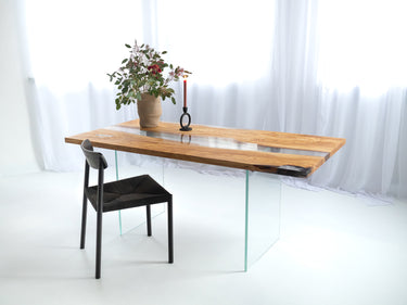 Epoxidharz Tisch aus Olivenholz mit transparentem Harz 3